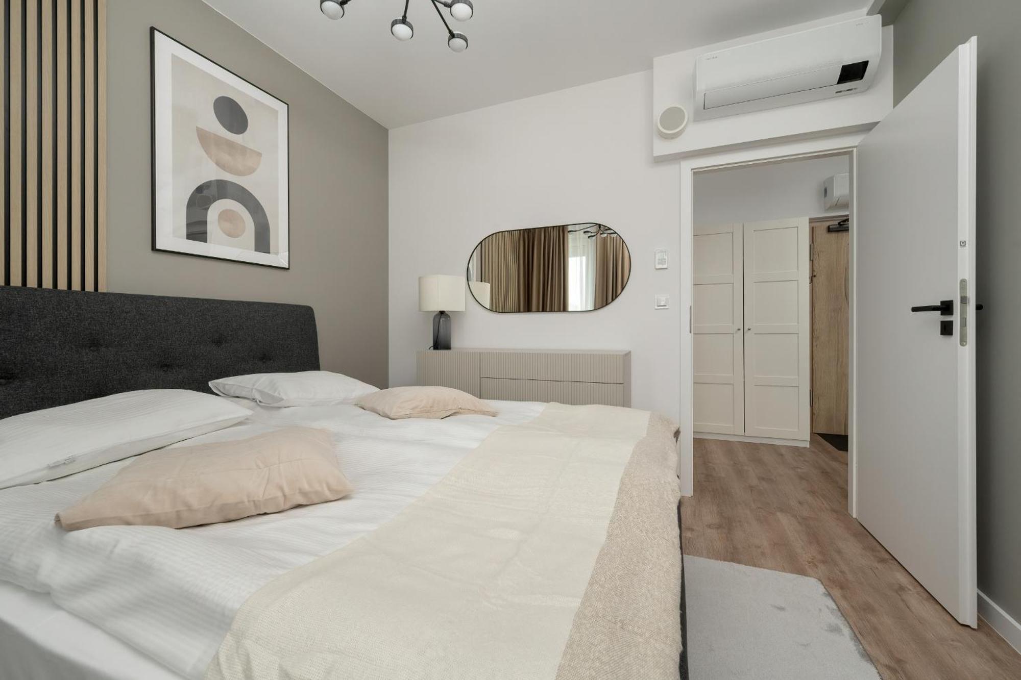 Apartamenty Zwycieska Z Klimatyzacja, Free Garage Wroclaw By Noclegi Renters — Photos 3